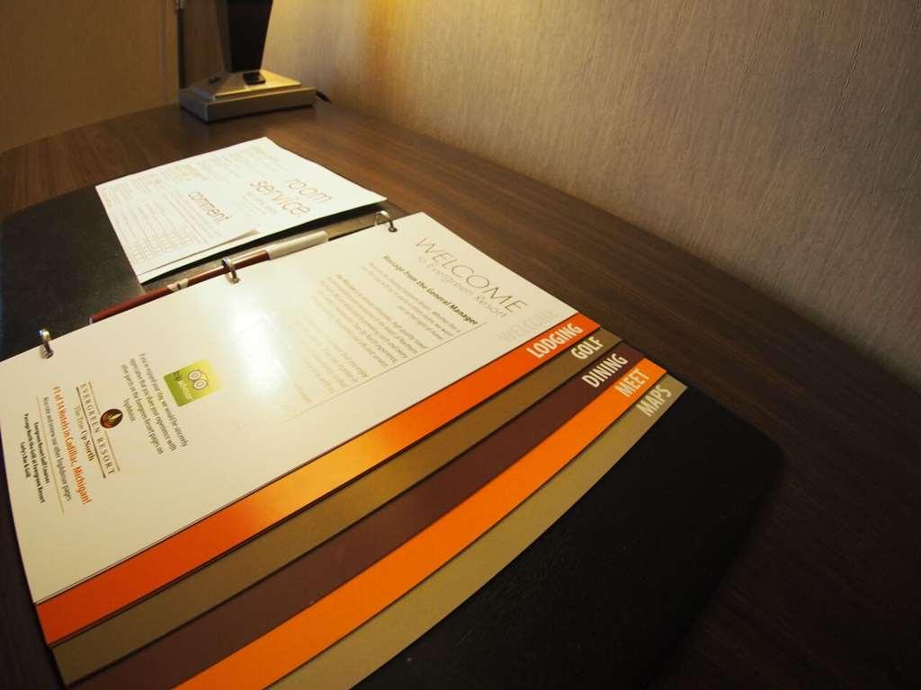 Evergreen Resort Cadillac Room photo