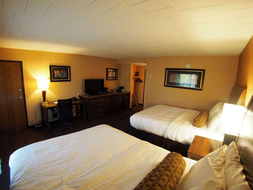 Evergreen Resort Cadillac Room photo