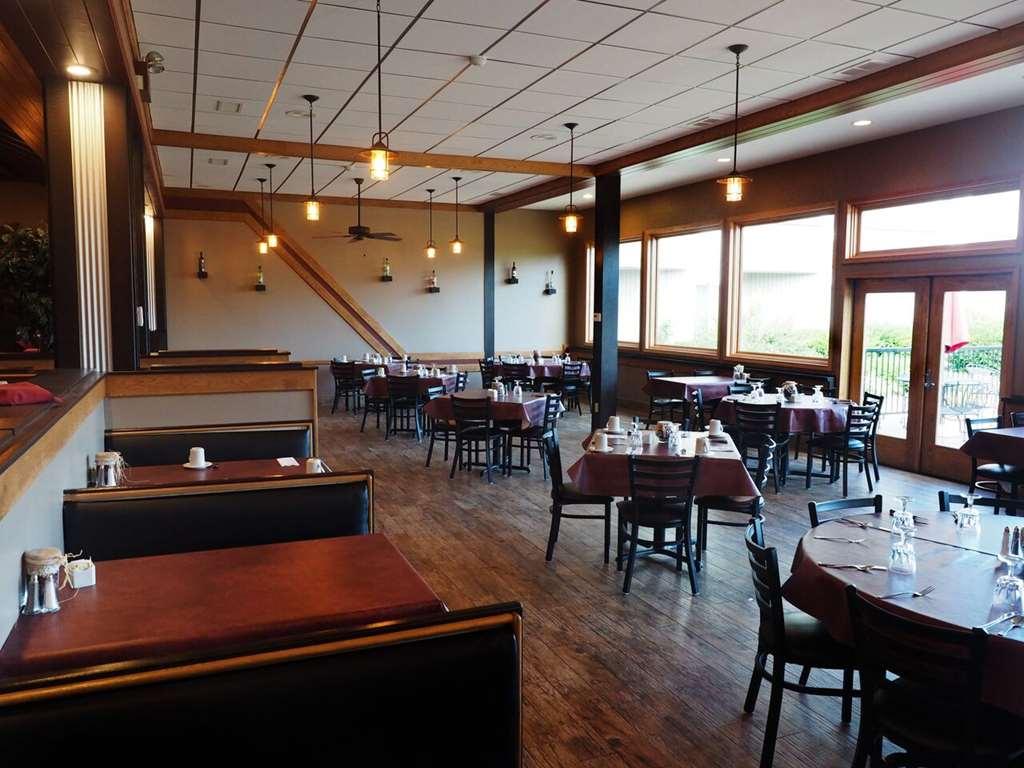 Evergreen Resort Cadillac Restaurant photo
